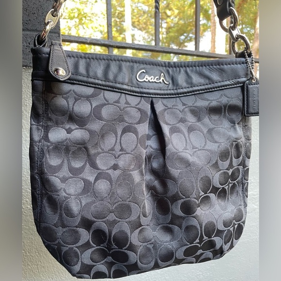 COACH BAG,Coach Black Signature Shoulder Bag. - Picture 3 of 16
